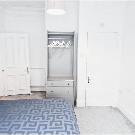 Double Room In Modern House Near نوتينغهام المظهر الخارجي الصورة
