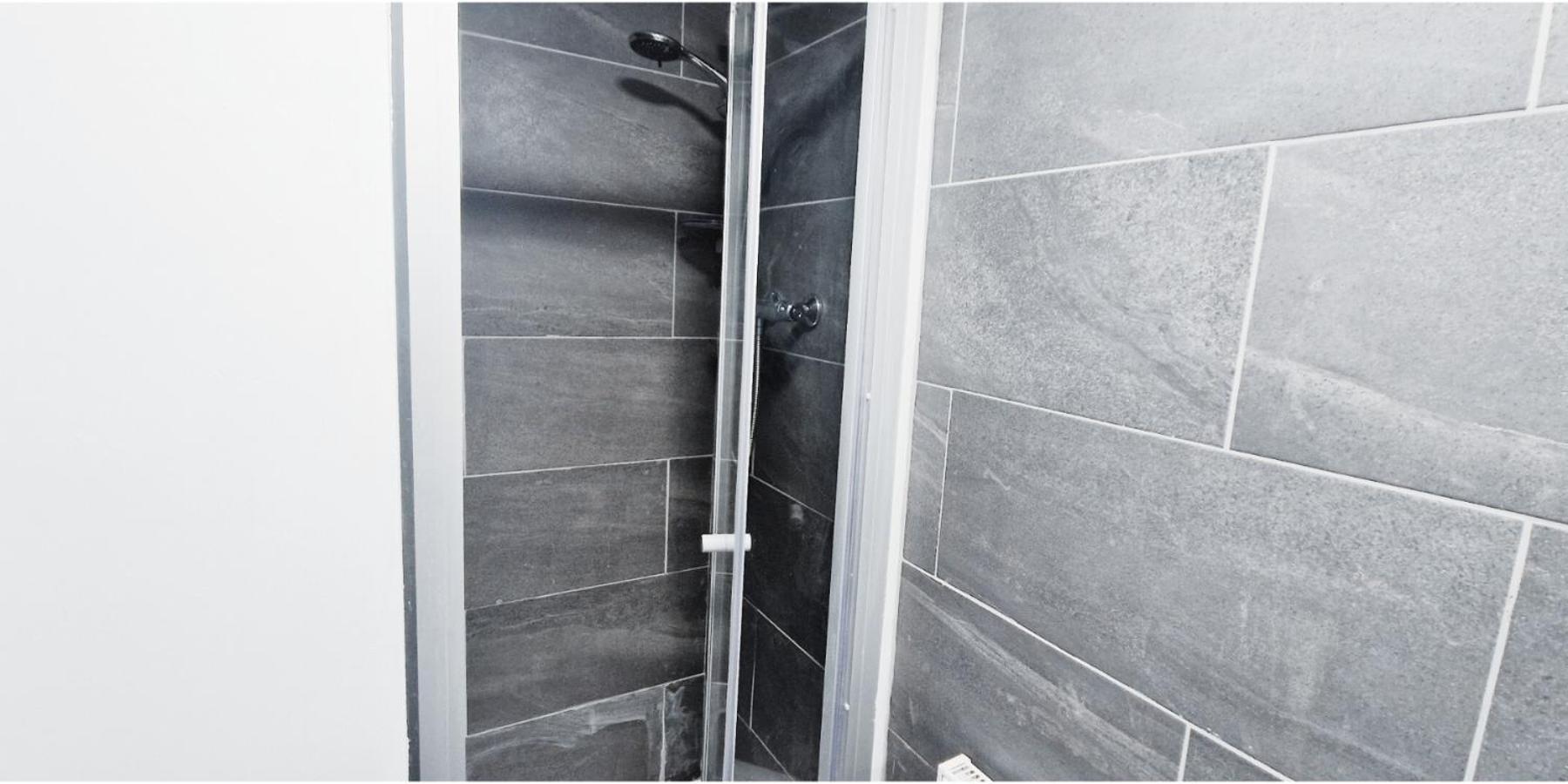 Double Room In Modern House Near نوتينغهام المظهر الخارجي الصورة